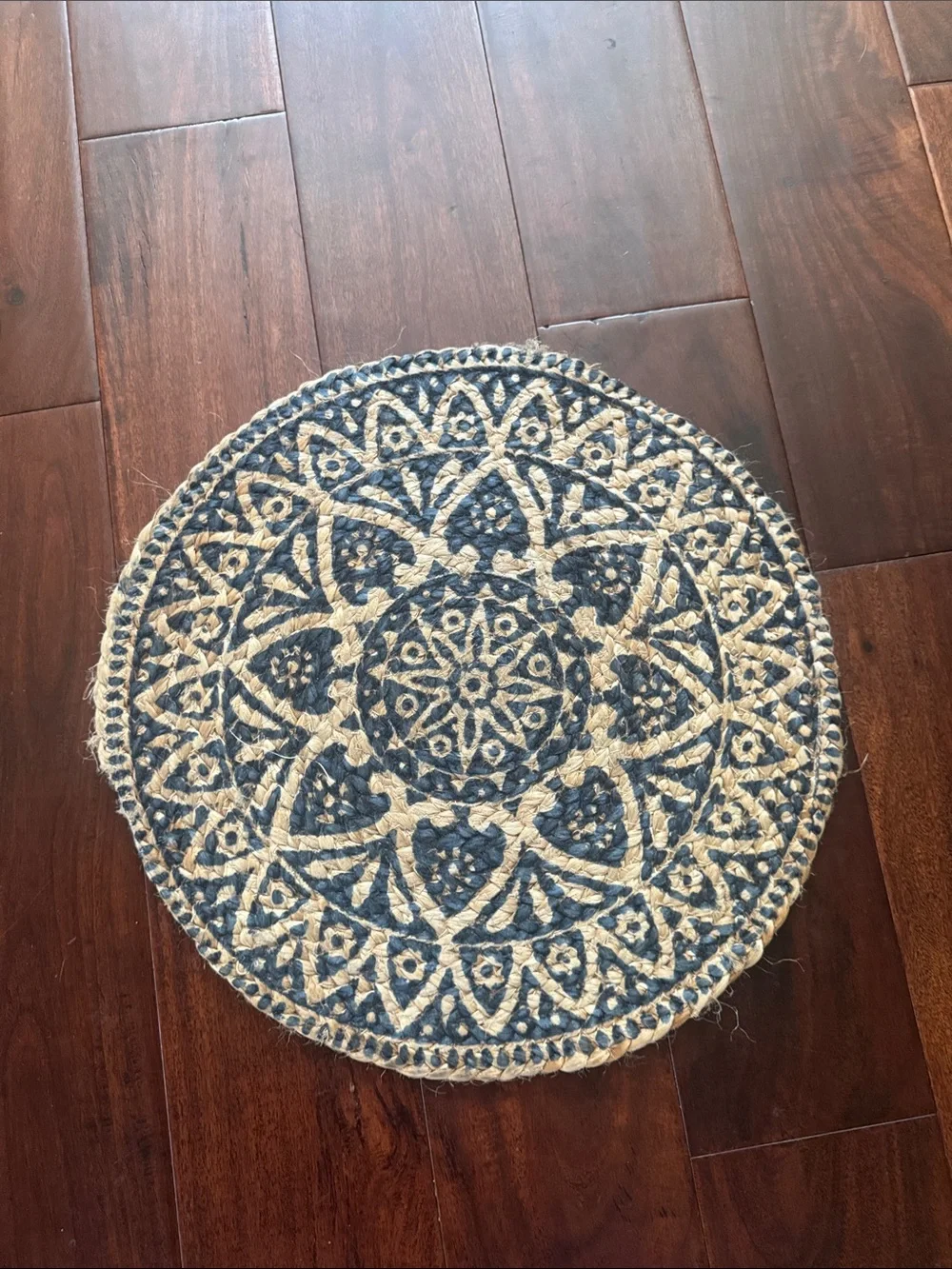 Cynthia Rowley Set of 4 Round Braided 100% Jute Placemats Navy Tan
